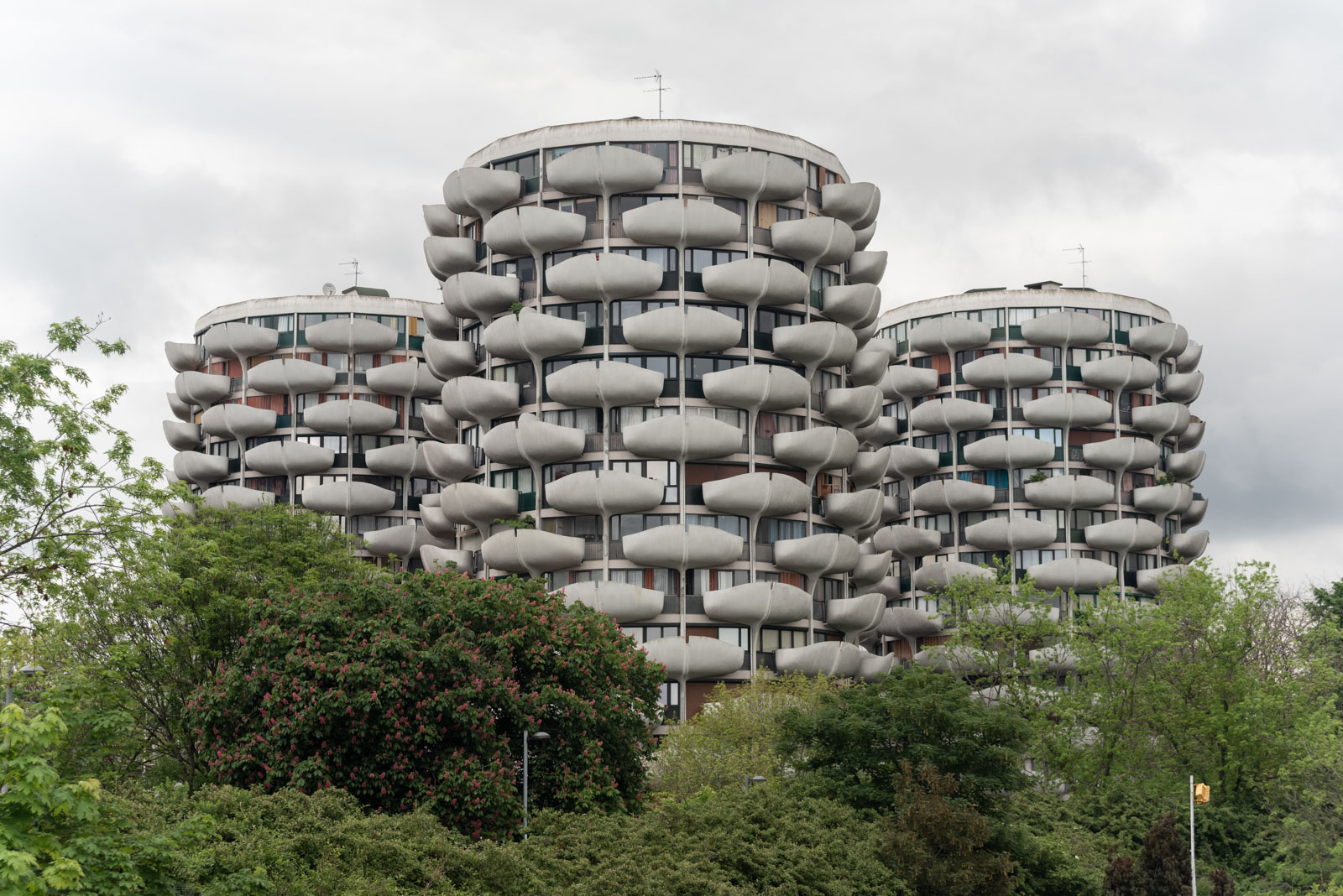 The cabbage shaped buildings in the Palais district at Creteil in 2023.Les immeubles en forme de choux dans le quatier du Palais a Creteil en 2023.